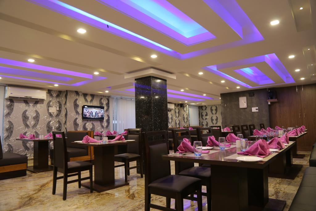 גווהטי Hotel D' Sapphire מראה חיצוני תמונה