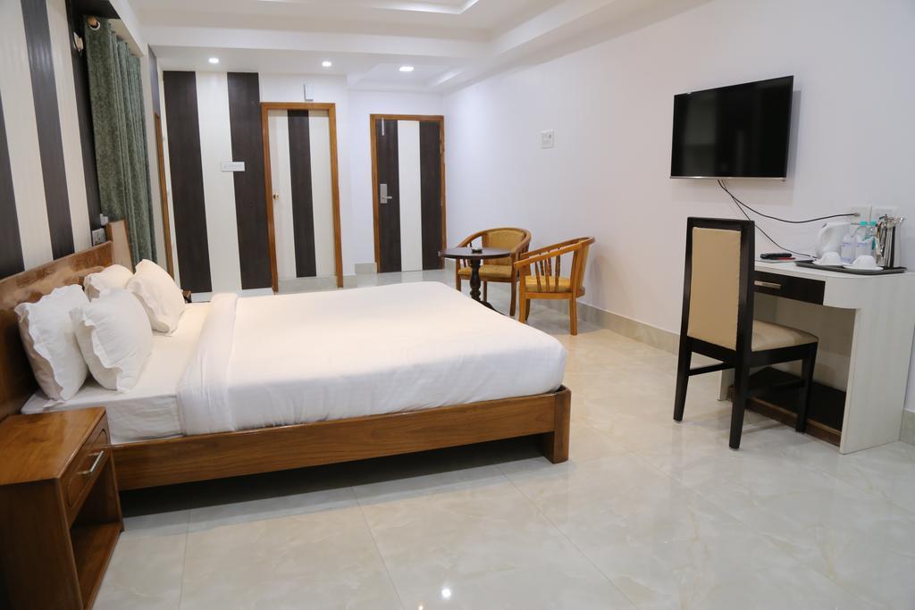 גווהטי Hotel D' Sapphire מראה חיצוני תמונה