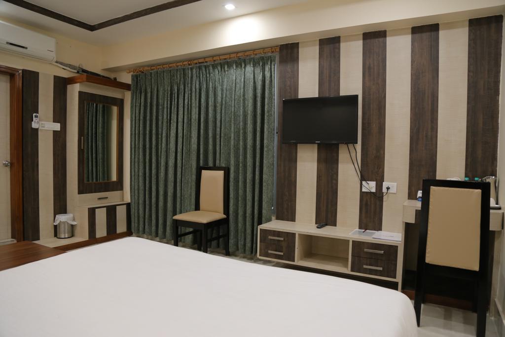 גווהטי Hotel D' Sapphire מראה חיצוני תמונה