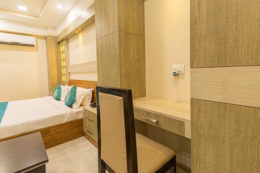 גווהטי Hotel D' Sapphire מראה חיצוני תמונה