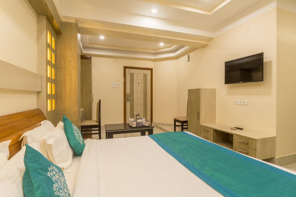 גווהטי Hotel D' Sapphire מראה חיצוני תמונה