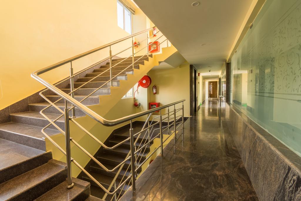 גווהטי Hotel D' Sapphire מראה חיצוני תמונה