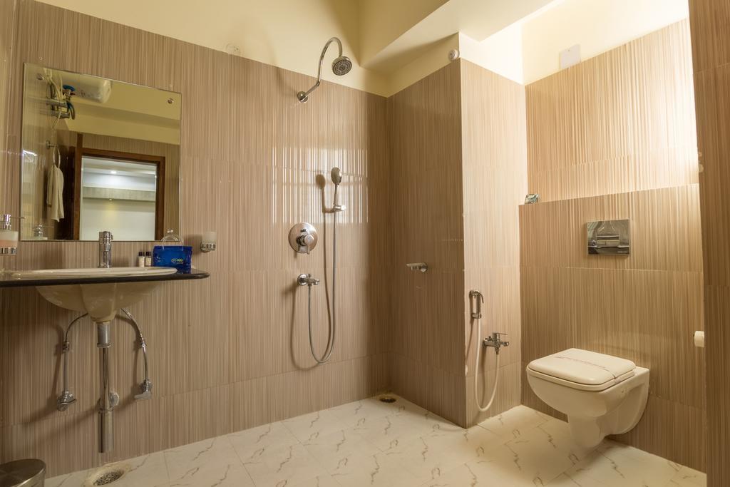 גווהטי Hotel D' Sapphire מראה חיצוני תמונה