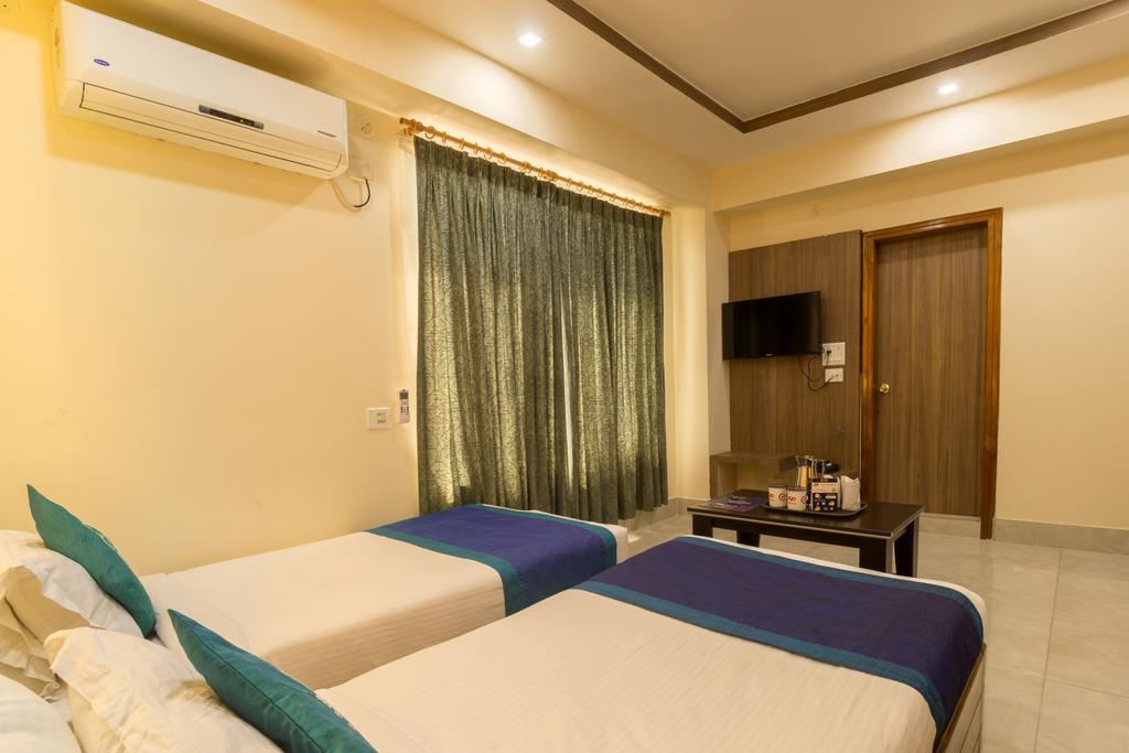 גווהטי Hotel D' Sapphire מראה חיצוני תמונה